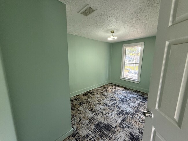 Building Photo - 750 Escambia St