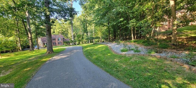 Building Photo - 12 Brian Daniel Ct
