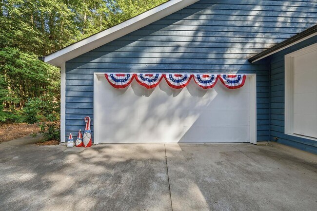 Building Photo - 2726 Pheasant Run St