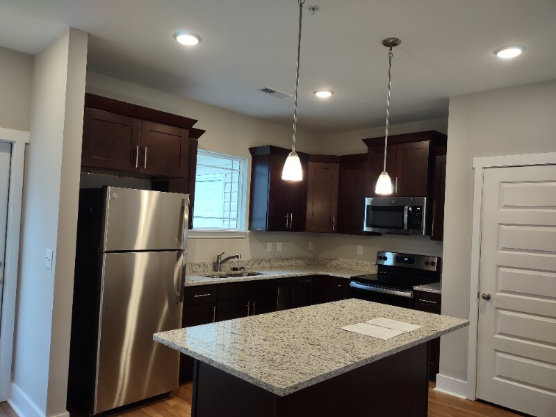 Building Photo - 1021 Wells Way