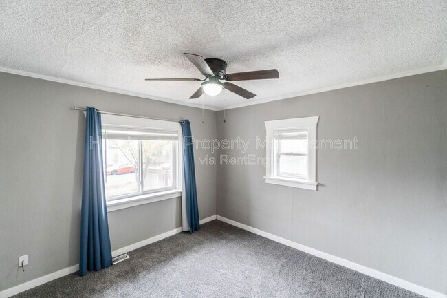 Building Photo - 410 E 8th Ave