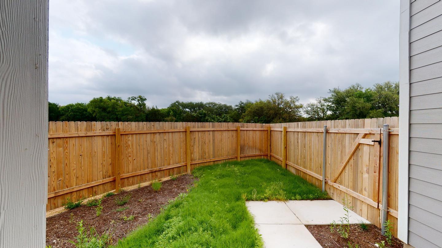 Building Photo - Pristine Leander home with access to community pool & park