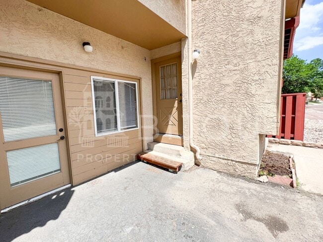 Building Photo - Ptarmigan Valley Townhome