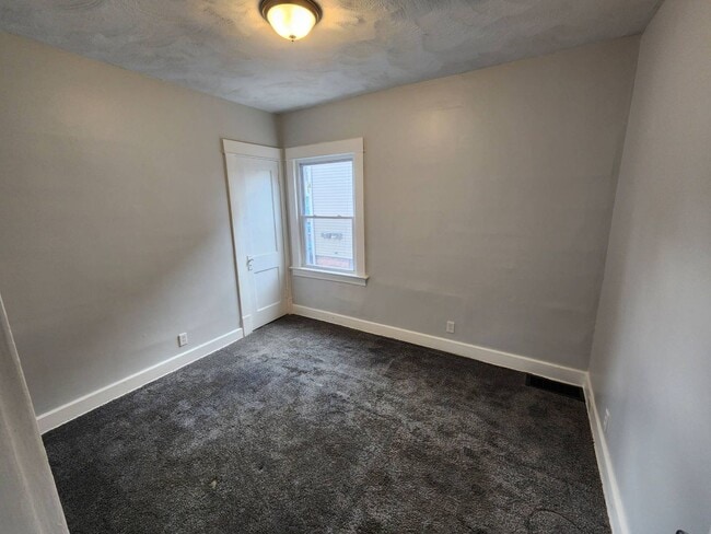 Building Photo - 12709 Parkhill Ave