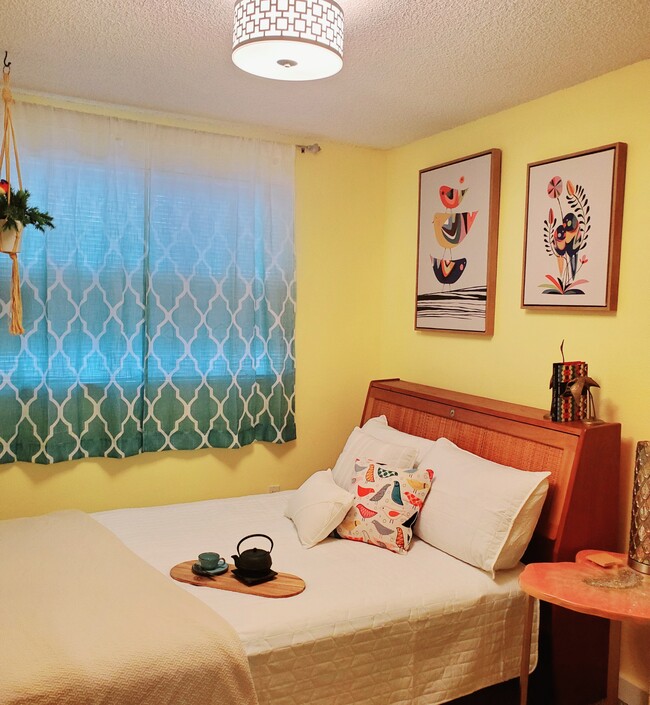 Building Photo - 1006 S Sprague Ave