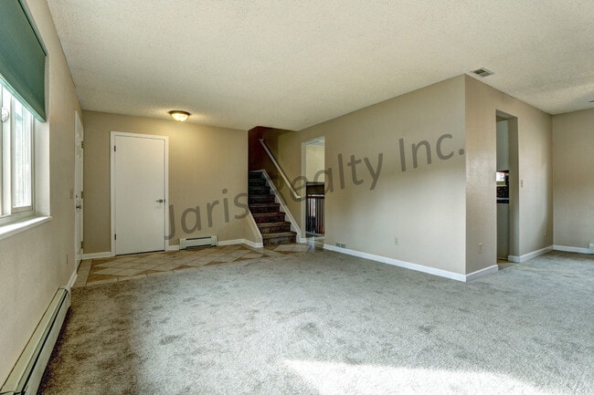 Building Photo - Charming Cul-De-Sac Home Near Downtown Castle Rock. Fantastic Fenced Backyard!