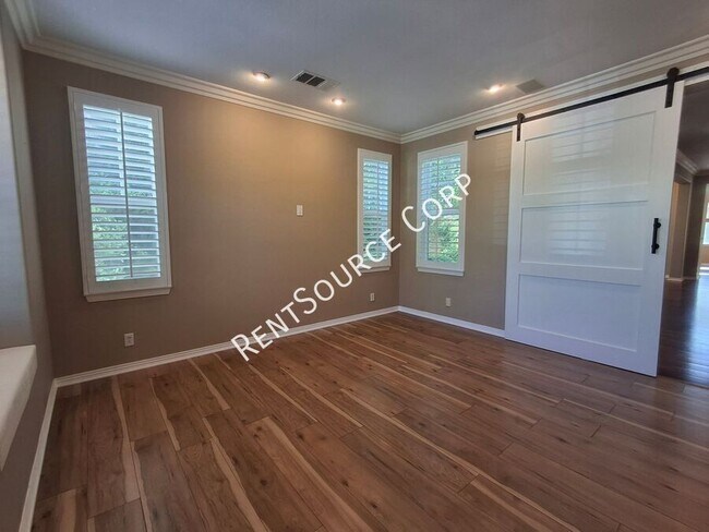 Building Photo - 27046 Maple Tree Ct