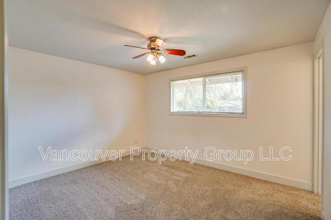Building Photo - 7104 Louisiana Dr