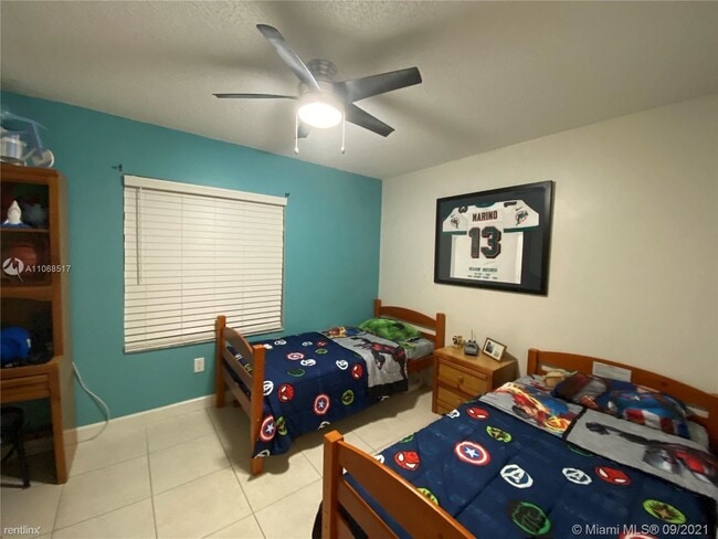 Building Photo - 3 br, 2 bath House - 4820 SW 152nd Way