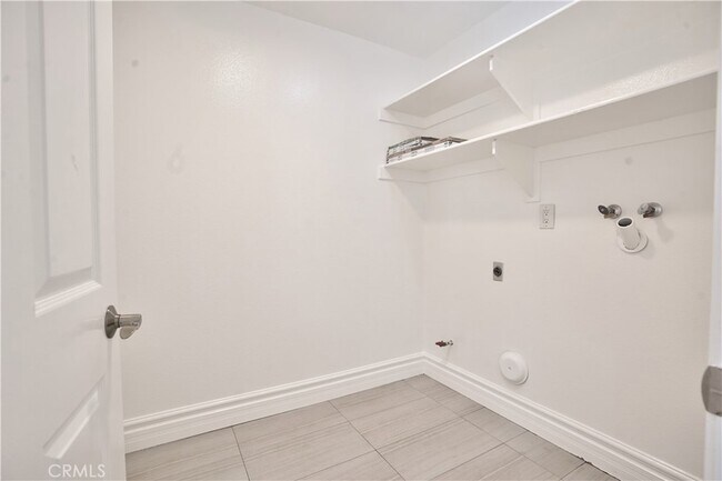 Building Photo - 7401 Seabluff Dr