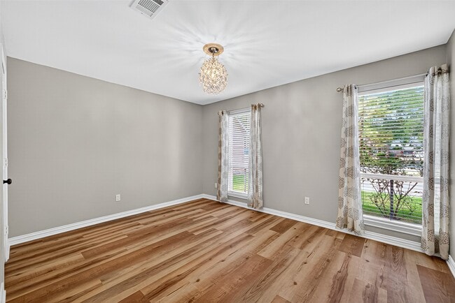 Building Photo - 2107 Briargreen Dr