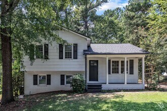 Building Photo - Cute 3/1.5 Close to RTP