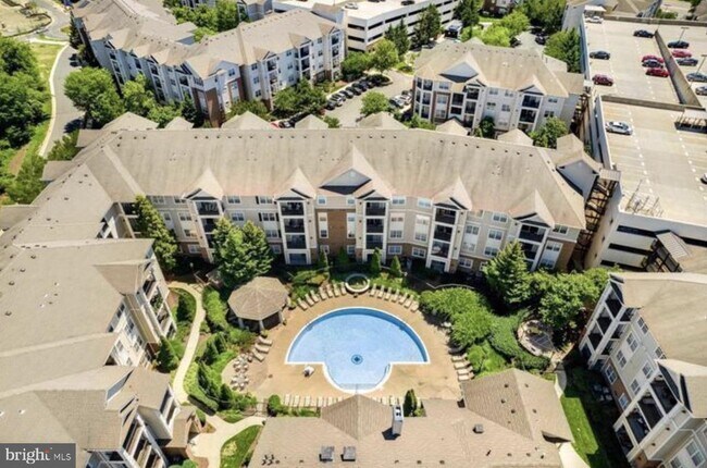 Building Photo - 12957 Centre Park Cir