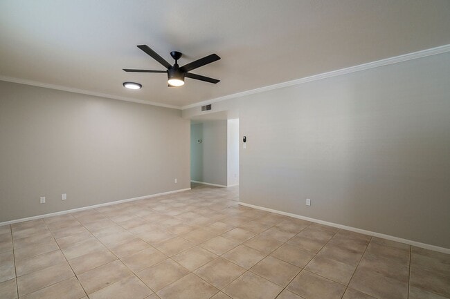 Building Photo - 3bed/2bath with pool in Scottsdale Highlands!