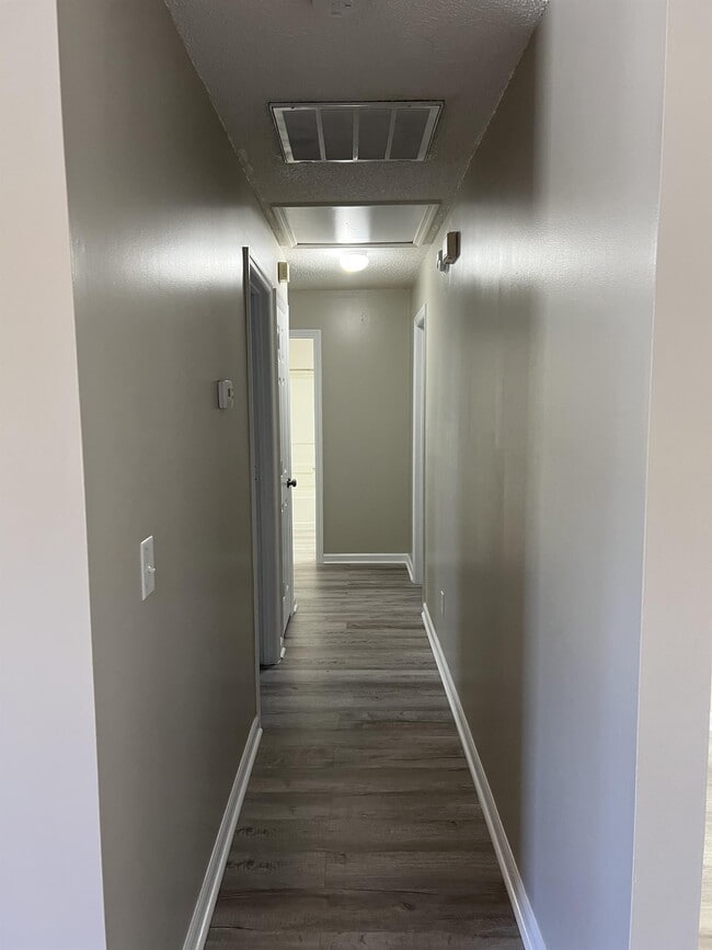 Building Photo - 274 Hunters Branch Dr