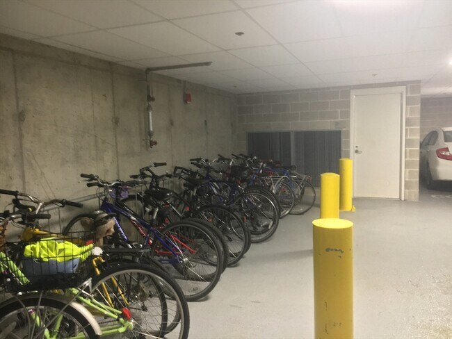 Building Photo - 2 Earhart St