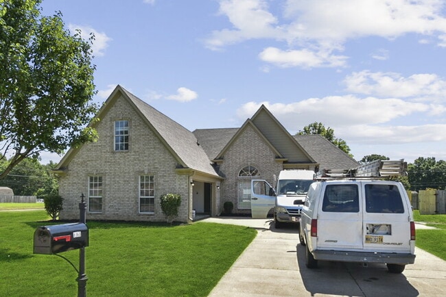 Building Photo - 8360 Everest Crossing