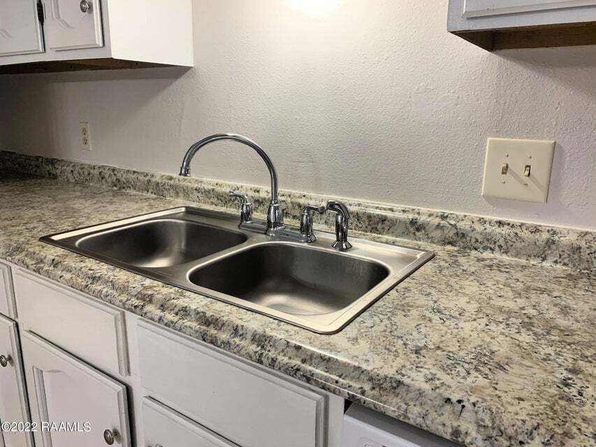 Building Photo - 220 Briarcliff Dr