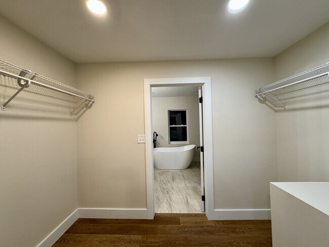 Building Photo - 195 Ritchey Rd