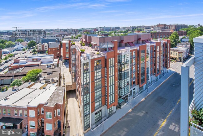 Building Photo - 2120 Vermont Ave NW