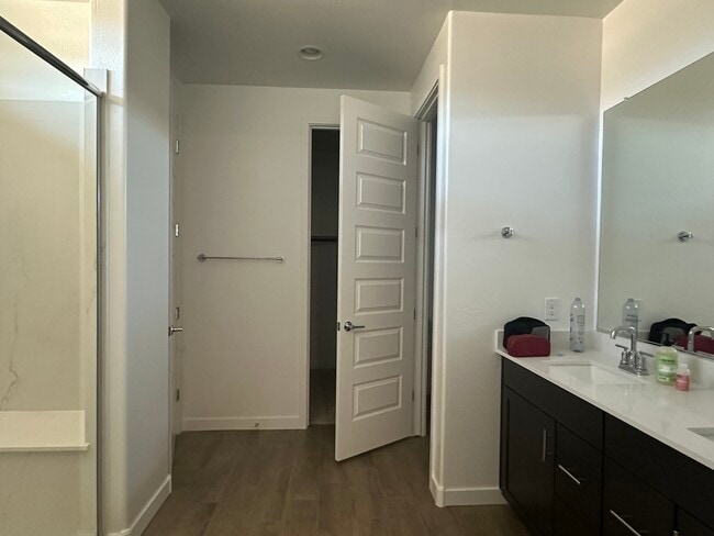 masterbath - 3110 N 199th Dr