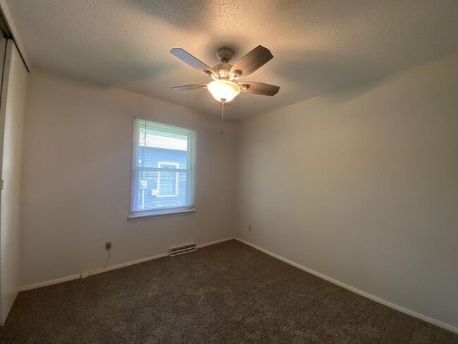Building Photo - $1,250 | 2 Bedroom, 1 Bathroom Duplex | No...