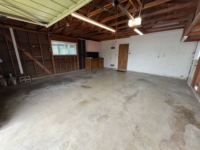 Building Photo - Spacious & Cozy Near Mountain View Elementary Home coming soon!