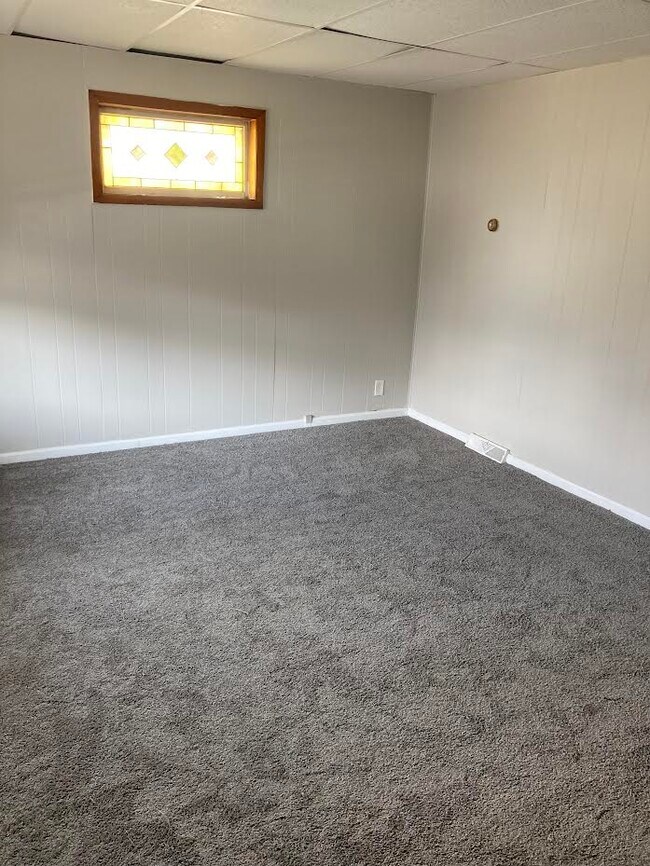 Living room - 430 Ridgeway Ave