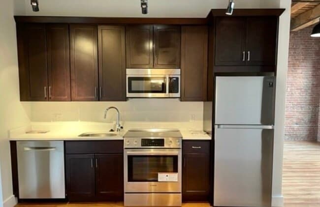Building Photo - 49 Melcher St