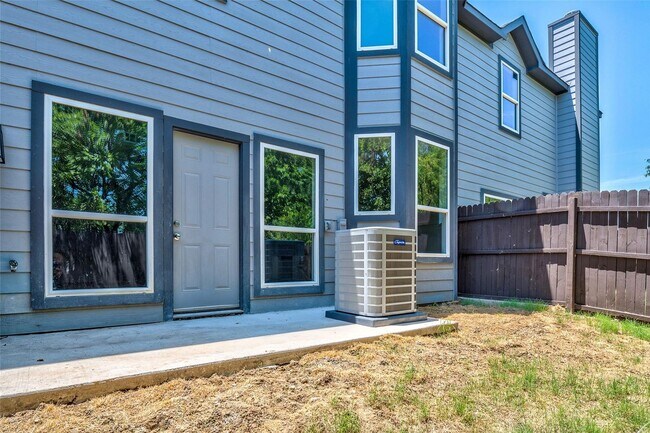 Building Photo - A Must See