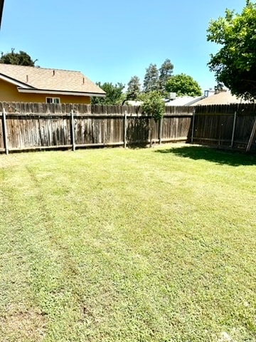 Building Photo - 320 Meadow Ln