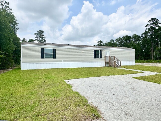 Building Photo - 3 Bedroom, 2 Bath in Aynor - off Edwards Rd!