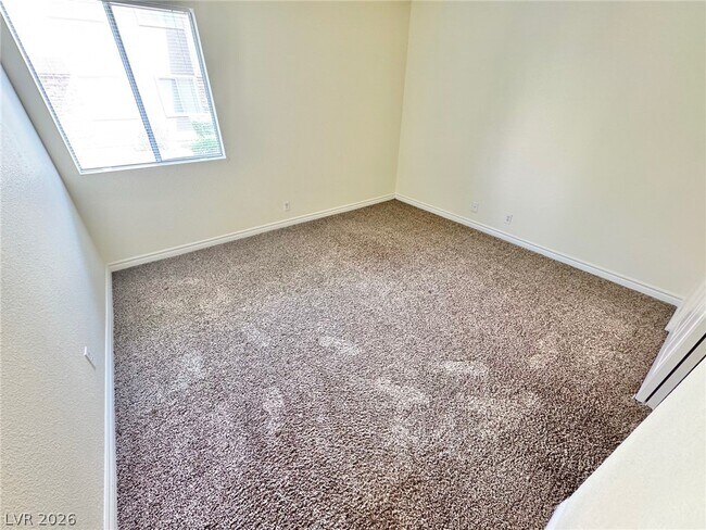 Building Photo - 5422 River Glen Dr