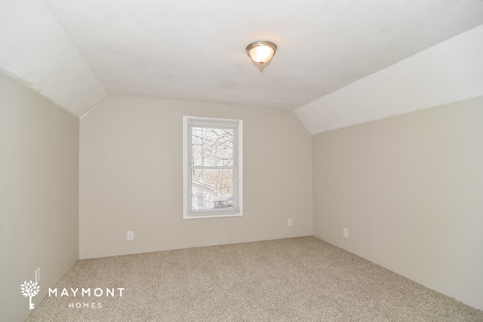 Building Photo - 2044 Dinsmore Rd