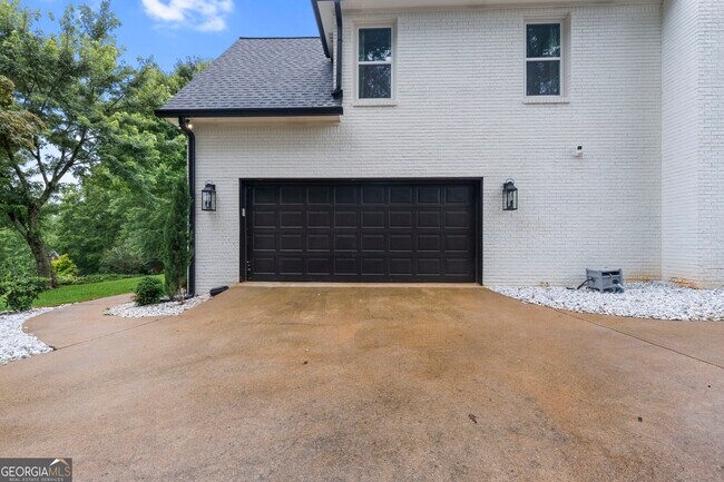 Building Photo - 4221 Willow Oak Dr