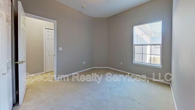 Building Photo - 3907 Summer Grove Way N