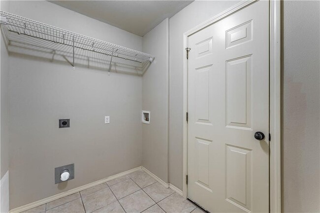 Building Photo - 4603 SW Limestone Ave