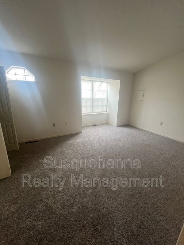 Building Photo - 68 Shady Ln