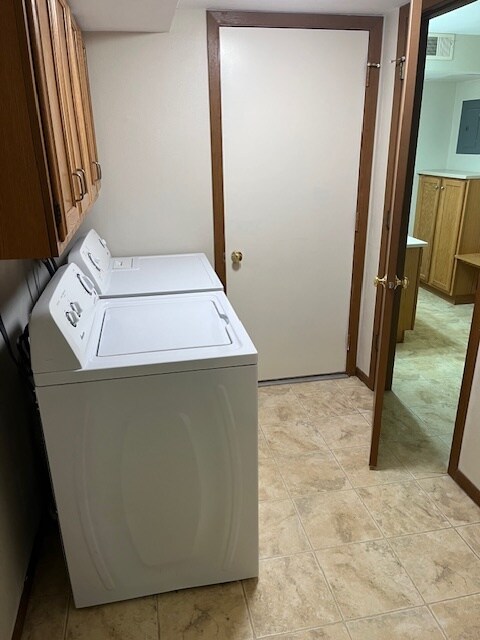 Building Photo - 211 Brookwood Dr