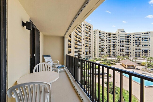 Building Photo - 300 Ocean Trail Way