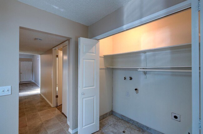 Building Photo - 5455 N Marty Ave