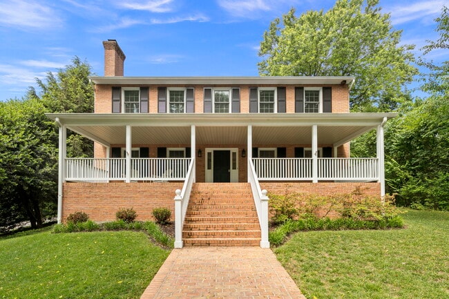 Building Photo - 6916 Seven Locks Rd