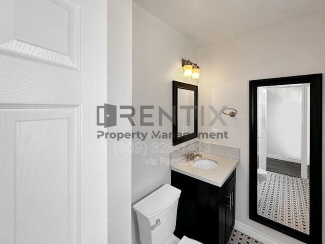Building Photo - 938 W Berkeley Ct