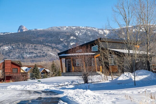 Building Photo - 363 Palisade Trail