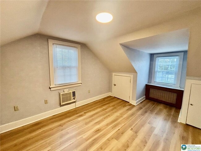 Building Photo - 221 E Chestnut St