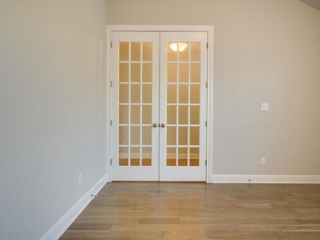 Building Photo - 2905 Coral Valley Dr