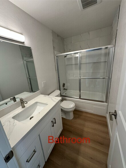 Building Photo - 2655 Edison St