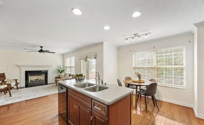 Building Photo - Knoxville 37934 - 4 bedroom 2 bath - call ...