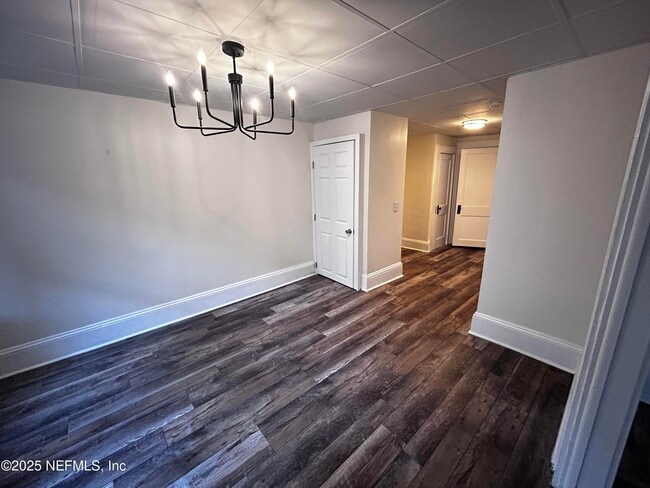 Building Photo - 2561 Rosselle St