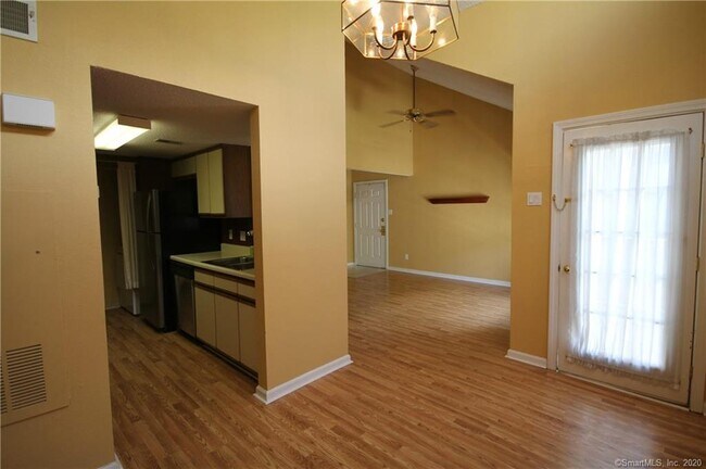 Building Photo - 285 Carriage Crossing Ln